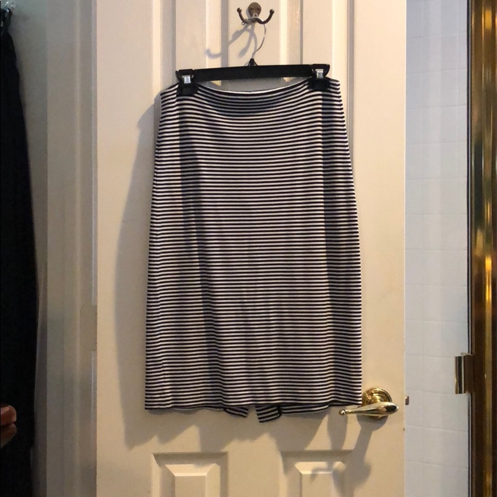 Banana republic black and white striped skirt